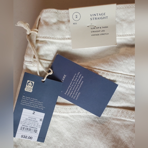 Universal Thread Women's Vintage Straight Vintage Retro Jeans - Picture 5 of 7